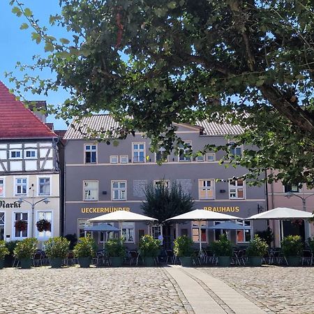 Hotel Am Markt & Brauhaus Stadtkrug Ueckermünde Exterior foto