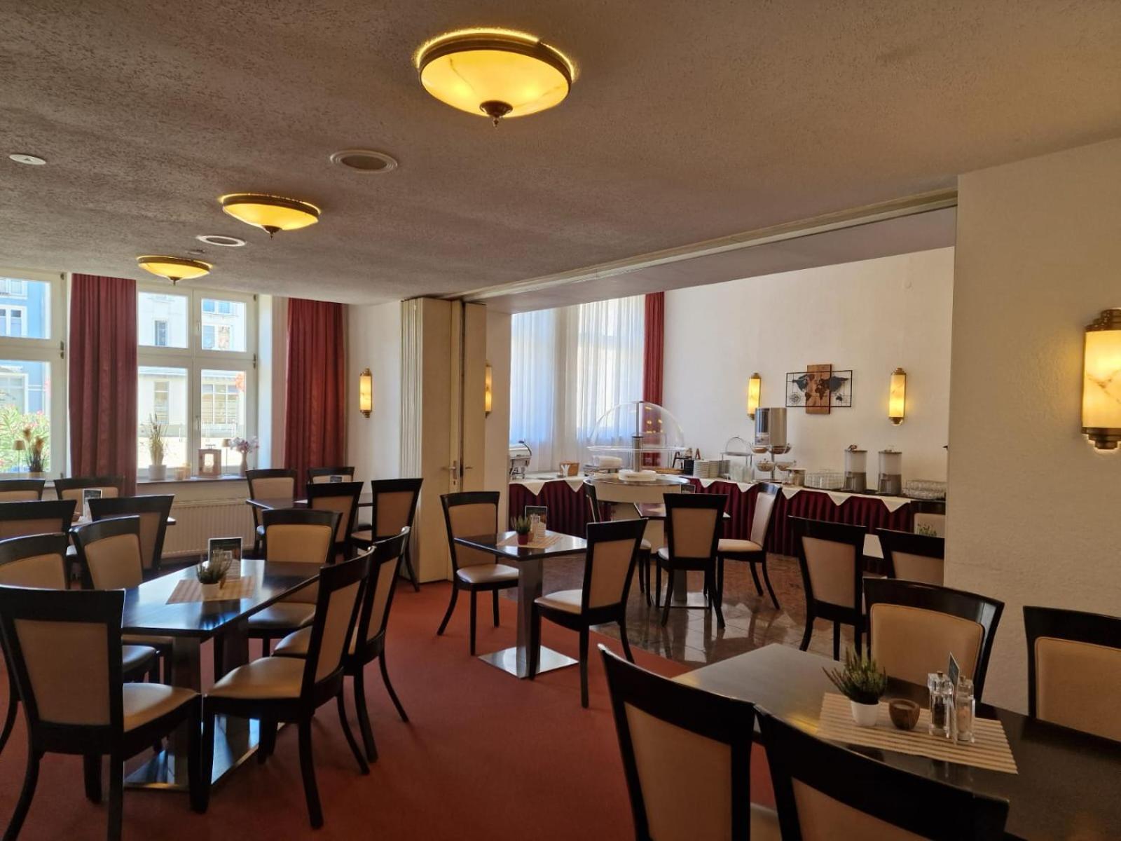 Hotel Am Markt & Brauhaus Stadtkrug Ueckermünde Exterior foto
