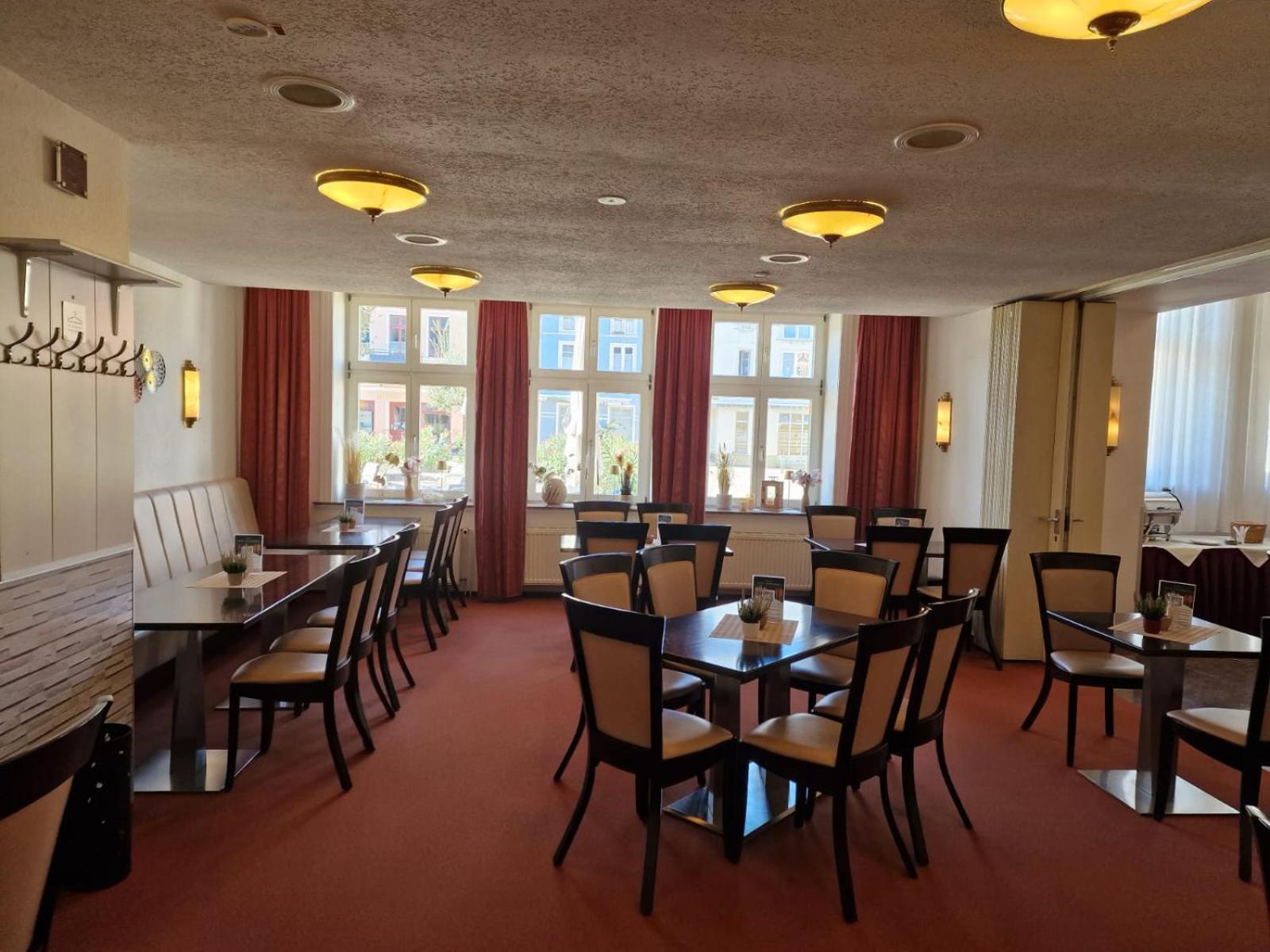 Hotel Am Markt & Brauhaus Stadtkrug Ueckermünde Exterior foto
